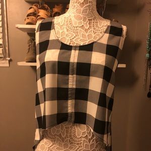 Hi-low black and White sleeveless blouse